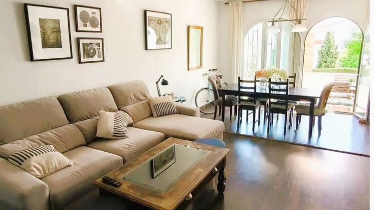 listing card gallery