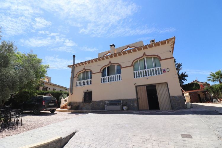 House | Resale in Algorfa in Algorfa, Costa Blanca - Photo 2