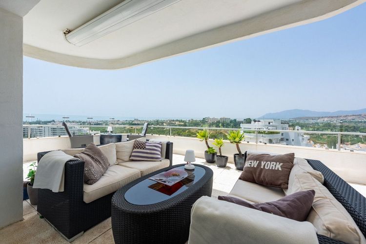 Apartment | Resale in Guadalmina Alta in Guadalmina Alta, Costa del Sol - Photo 3
