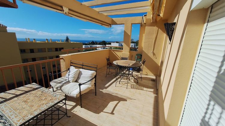 Apartment | Resale in Calahonda in Calahonda, Costa del Sol - Photo 3