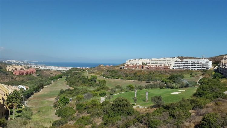 Penthouse | Resale in La Duquesa - Development photo 1