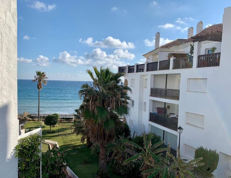 Apartment | Resale in Calahonda in Calahonda, Costa del Sol - Photo 3