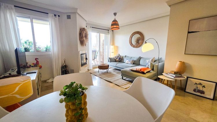 Apartment | Resale in La Duquesa in La Duquesa, Costa del Sol - Photo 3