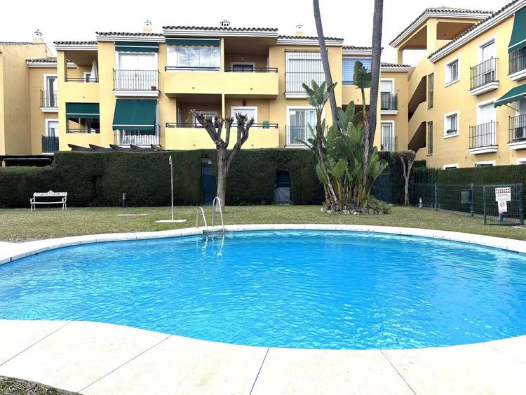 Apartment | Resale in Guadalmina Baja in Guadalmina Baja, Costa del Sol - Photo 2