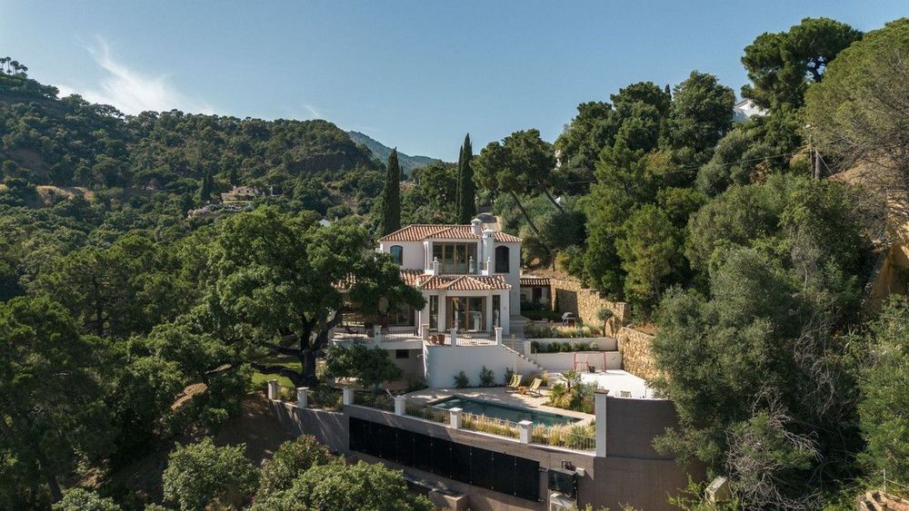 House | Resale in El Madroñal in El Madroñal, Costa del Sol - Main property photo