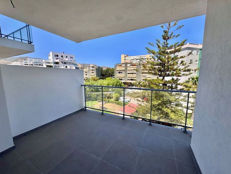 Apartment | Resale in Benalmadena Costa in Benalmadena Costa, Costa del Sol - Photo 3