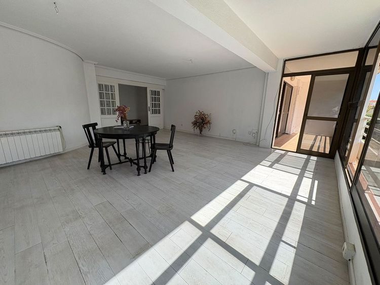 Apartment | Resale in La Carihuela in La Carihuela, Costa del Sol - Photo 4