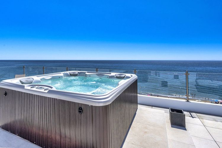 Penthouse | Resale in Estepona - Development photo 1