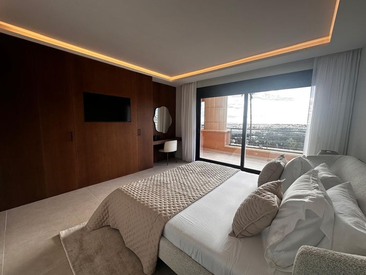 Apartment | Resale in Nueva Andalucía in Nueva Andalucía Others, Costa del Sol - Photo 5