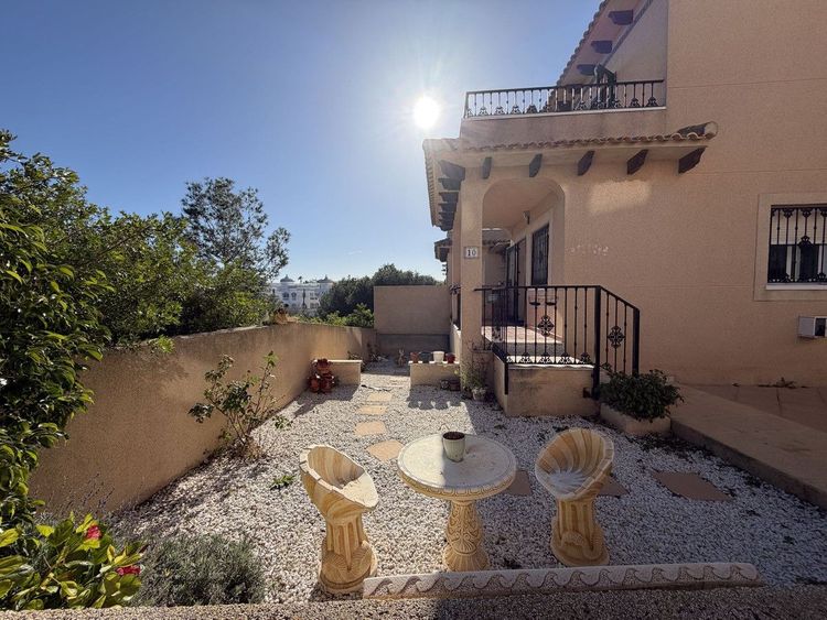 House | Resale in Orihuela Costa in Orihuela Costa, Costa Blanca - Photo 5