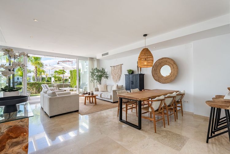 listing card gallery