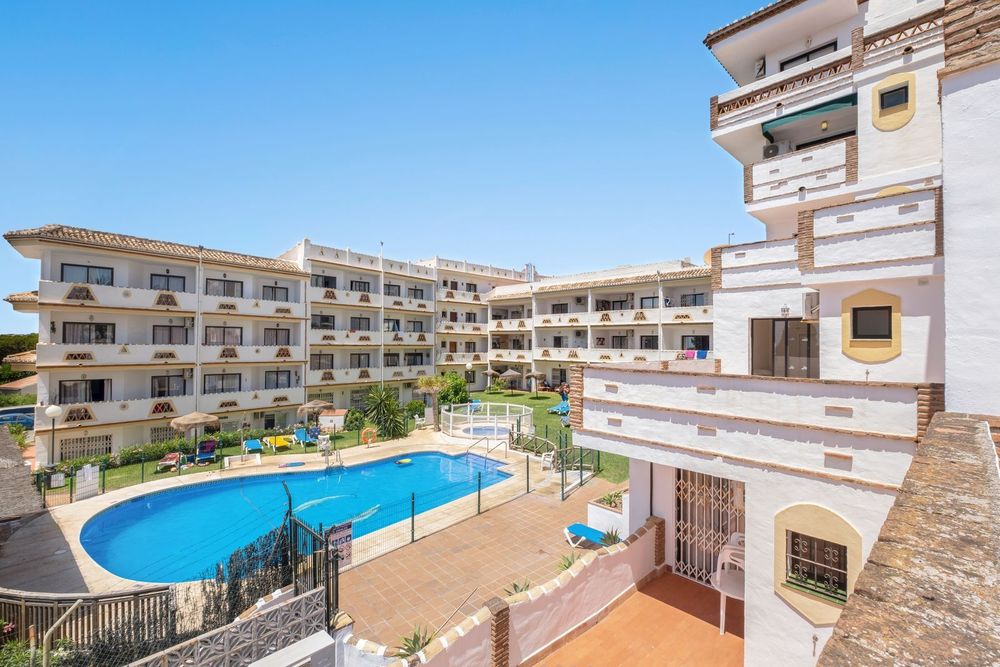 Apartment | Resale in Calahonda in Calahonda, Costa del Sol - Main property photo