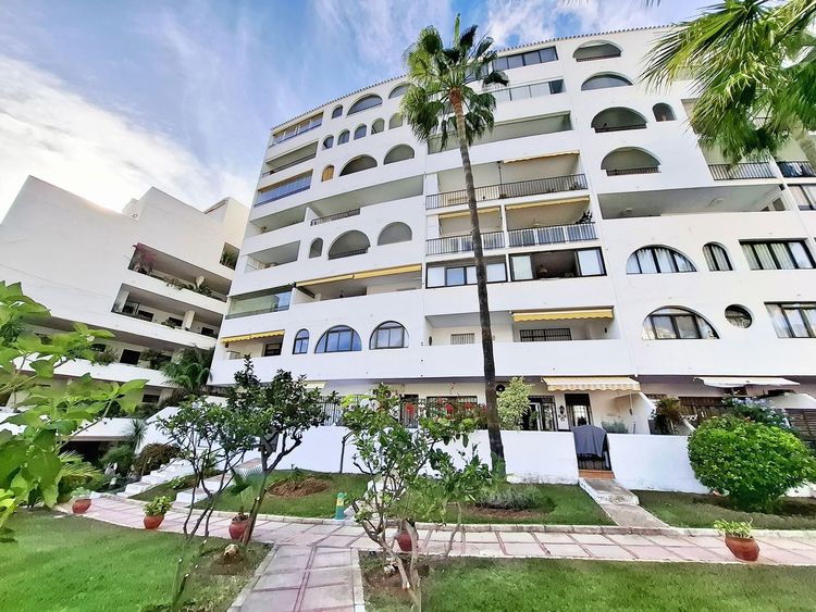 Apartment | Resale in Fuengirola in Fuengirola Others, Costa del Sol - Photo 2