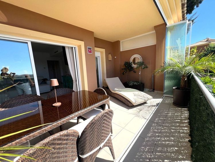 House | Resale in Ojén in Ojén, Costa del Sol - Photo 5