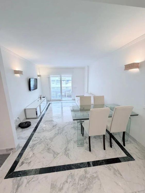 Apartment | Resale in Puerto Banús in Puerto Banús, Nueva Andalucía, Costa del Sol - Photo 2