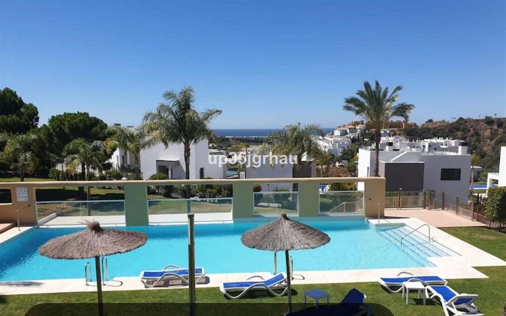 Apartment | Resale in Estepona in Estepona, Costa del Sol - Main property photo