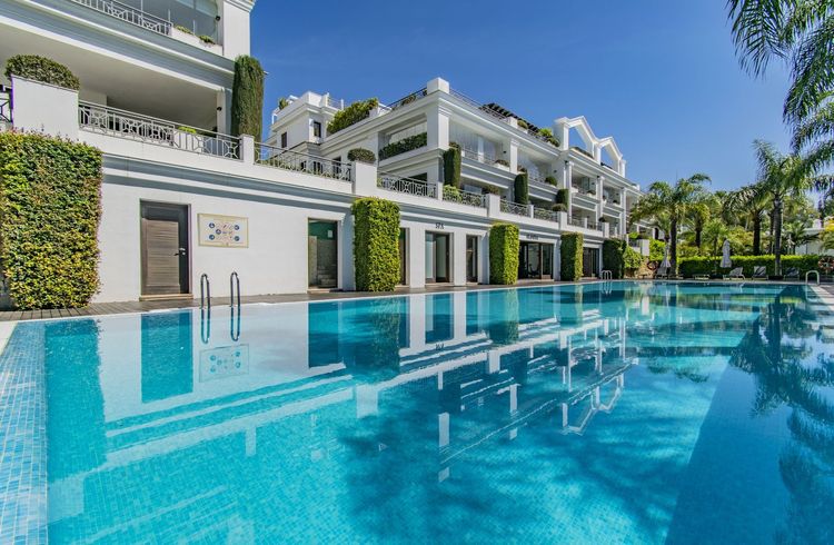Apartment | Resale in Estepona in Estepona, Costa del Sol - Photo 5