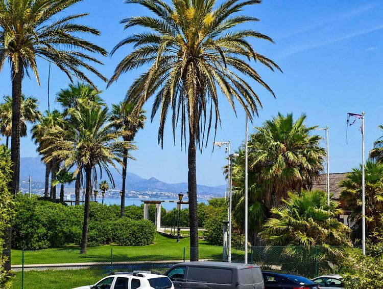 Apartment | Resale in La Duquesa in La Duquesa, Costa del Sol - Photo 5