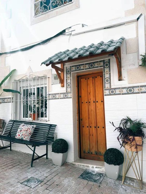 House | Resale in Estepona in Estepona, Costa del Sol - Photo 4