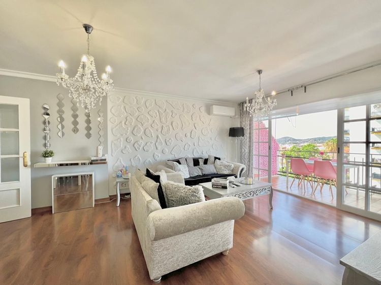 Apartment | Resale in Las Lagunas in Las Lagunas, Costa del Sol - Photo 3
