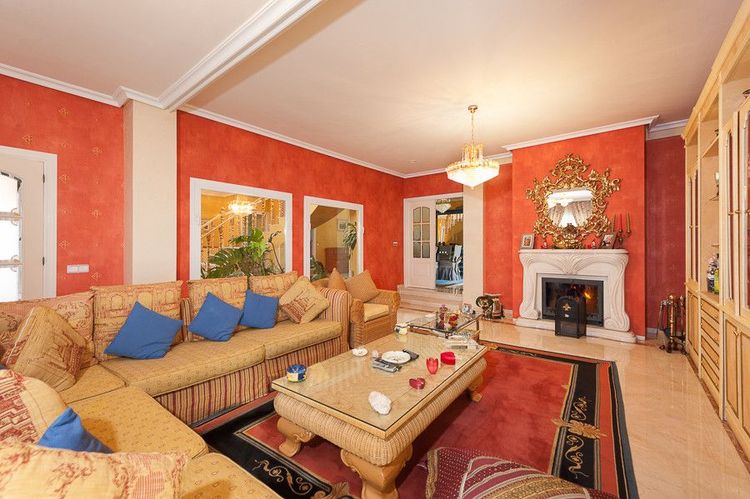 House | Resale in Benalmadena in Benalmadena Others, Costa del Sol - Photo 5
