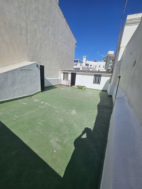 House | Resale in Estepona in Estepona, Costa del Sol - Photo 3