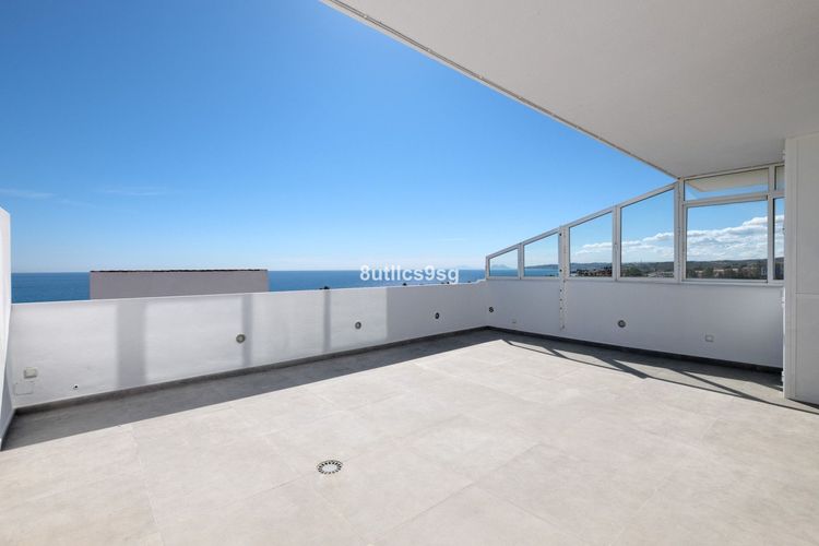 Penthouse | Resale in Estepona in Estepona, Costa del Sol - Photo 2