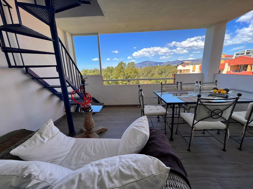 Penthouse | Resale in Estepona in Estepona, Costa del Sol - Main property photo
