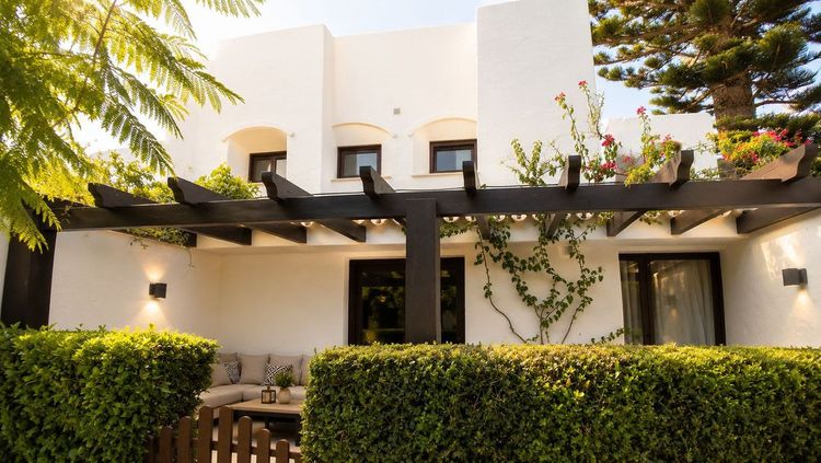 Apartment | Resale in New Golden Mile in New Golden Mile, Estepona East Others, Costa del Sol - Photo 2