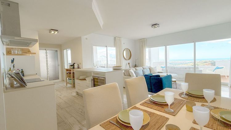 Apartment | Resale in La Mairena in La Mairena, Costa del Sol - Photo 2