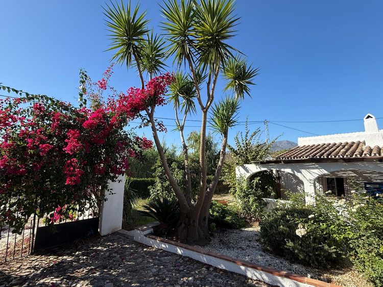 House | Resale in Coín in Coín, Costa del Sol - Photo 2