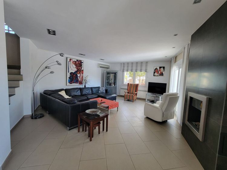 House | Resale in Calpe in Calpe, Costa Blanca - Photo 4
