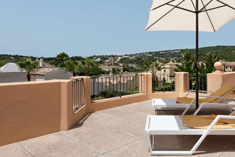 House | Resale in Sotogrande in Sotogrande, Costa del Sol - Photo 4