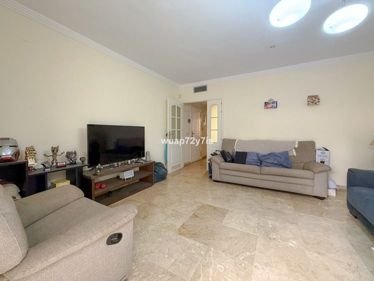 Apartment | Resale in Estepona in Estepona, Costa del Sol - Photo 2