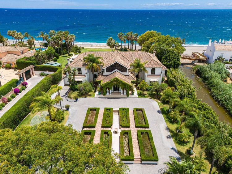 House | Resale in Estepona - Development photo 1