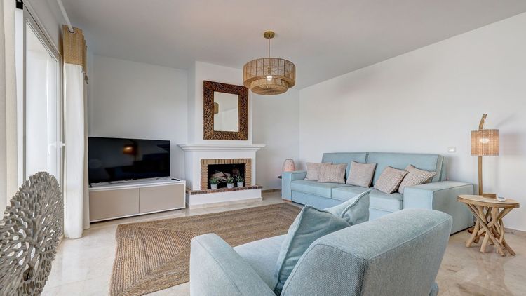 Apartment | Resale in Casares in Casares, Costa del Sol - Photo 3