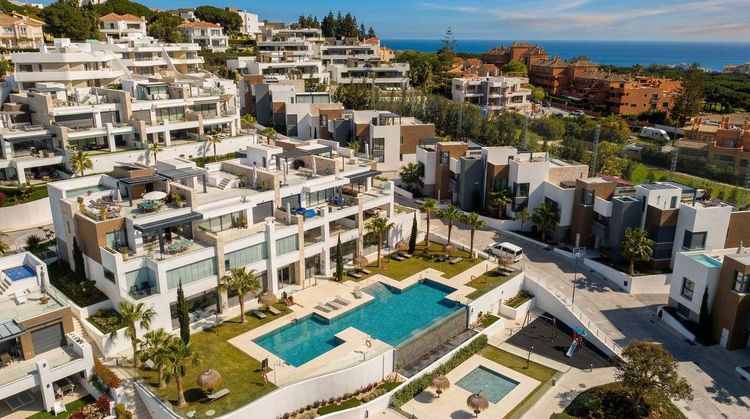 Penthouse | Resale in Cabopino in Cabopino, Costa del Sol - Photo 3