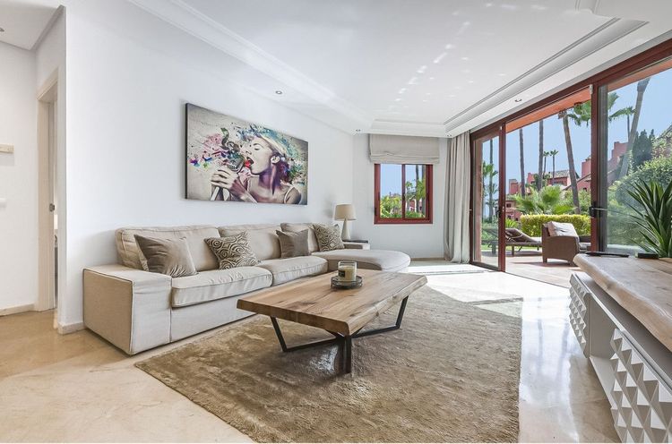 Apartment | Resale in Estepona in Estepona, Costa del Sol - Photo 4