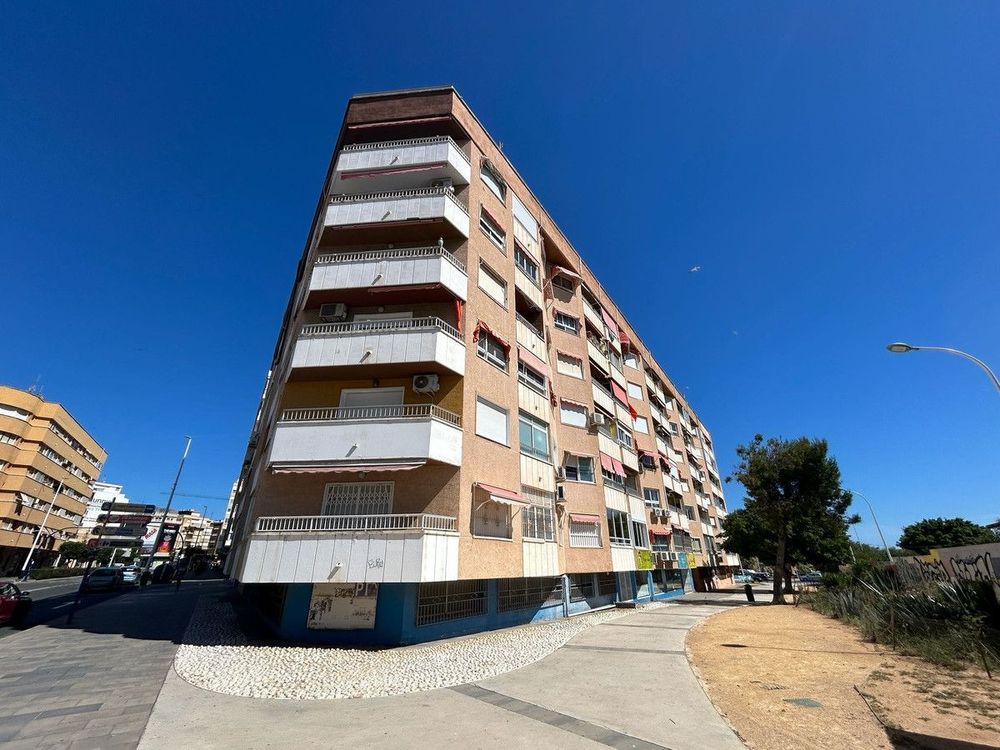 Apartment | Resale in Torrevieja in Torrevieja, Costa Blanca - Main property photo