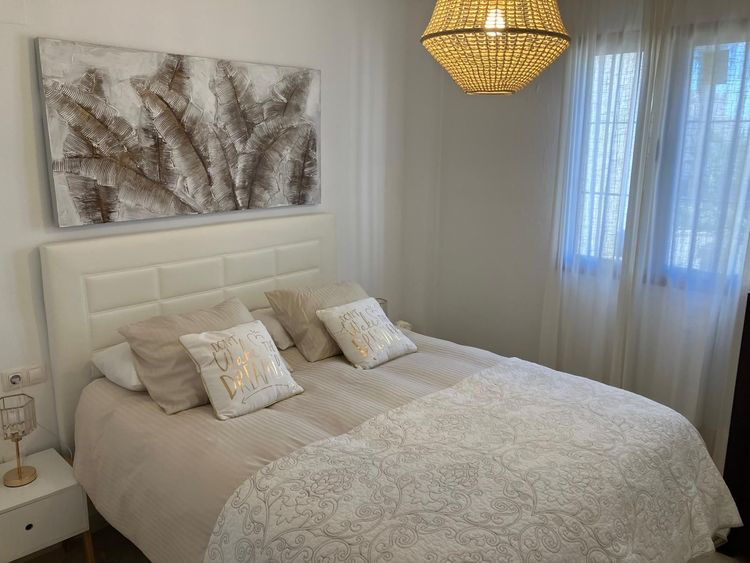 listing card gallery