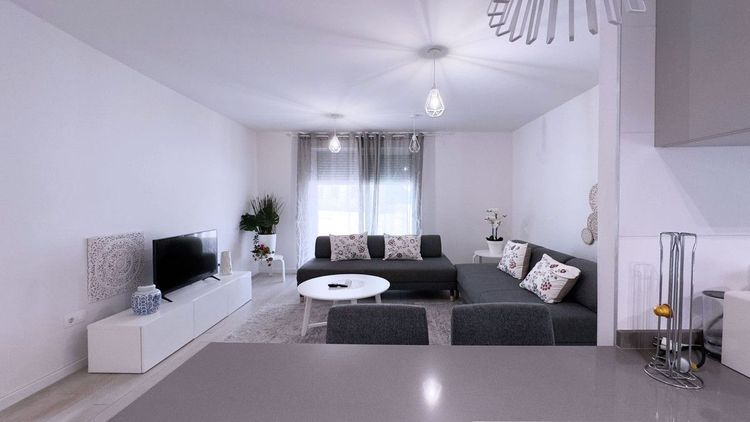 Apartment | Resale in Marbella in Marbella Others, Costa del Sol - Photo 3