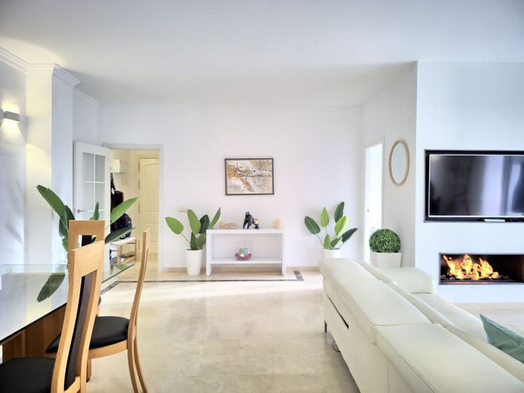 Apartment | Resale in Cabopino in Cabopino, Costa del Sol - Photo 4