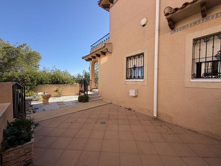 House | Resale in Orihuela Costa in Orihuela Costa, Costa Blanca - Photo 3