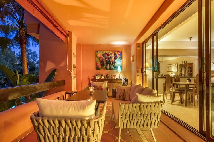 Apartment | Resale in Los Almendros in Los Almendros, Costa del Sol - Photo 3