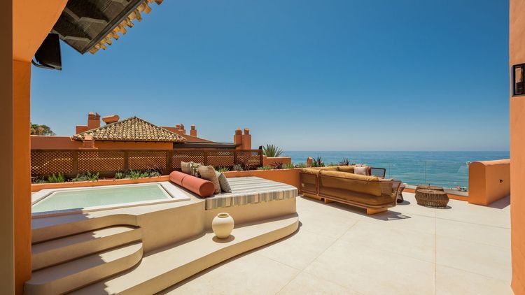 Apartment | Resale in Los Monteros in Los Monteros, Costa del Sol - Photo 5