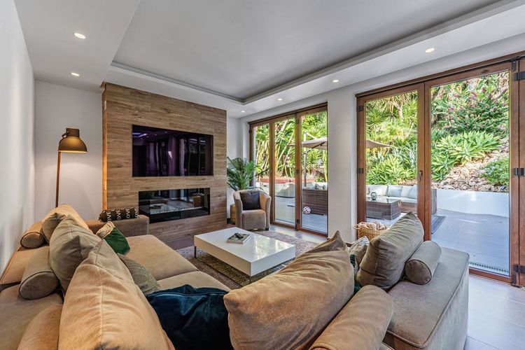 House | Resale in Marbella in Marbella Others, Costa del Sol - Photo 4