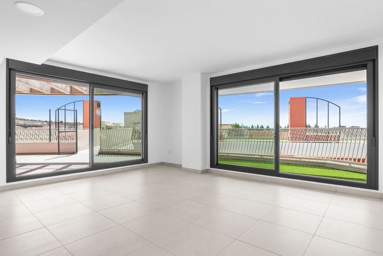 Apartment | Resale in Mijas in Mijas Others, Costa del Sol - Photo 2