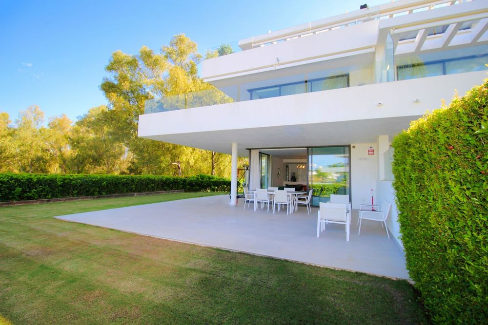Apartment | Resale in New Golden Mile in New Golden Mile, Costa del Sol - Main property photo