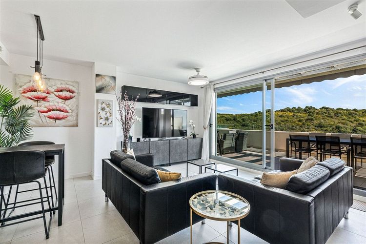 Penthouse | Resale in Estepona in Estepona, Costa del Sol - Photo 3