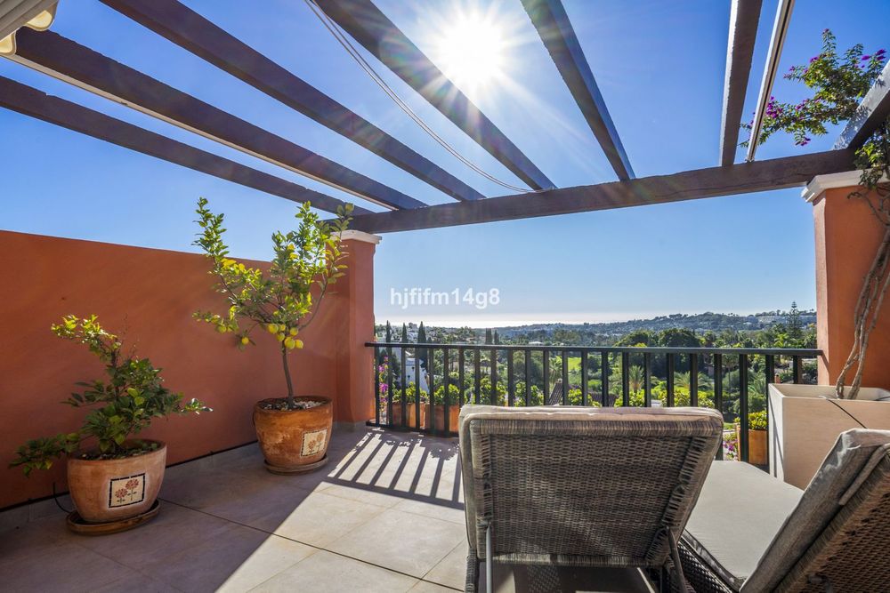 House | Resale in Nueva Andalucía in Nueva Andalucía, Costa del Sol - Main property photo